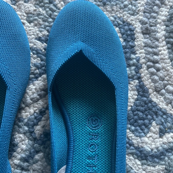 Perfect Rothy Flats 💙 - Picture 4 of 6